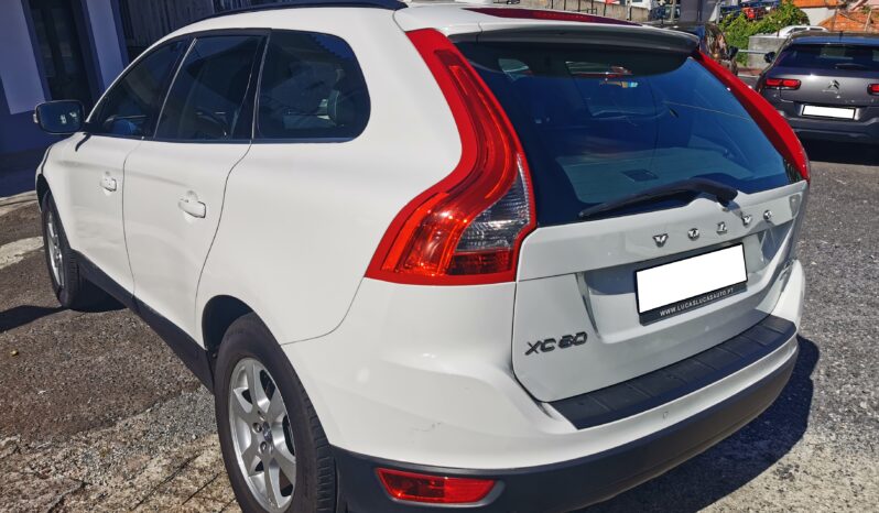 VOLVO XC60 2.4 D3 AWD completo