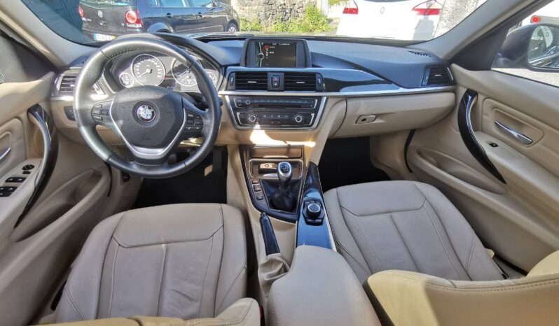 BMW 320D Luxury F30 completo