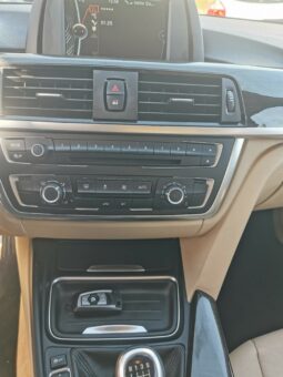 BMW 320D Luxury F30 completo