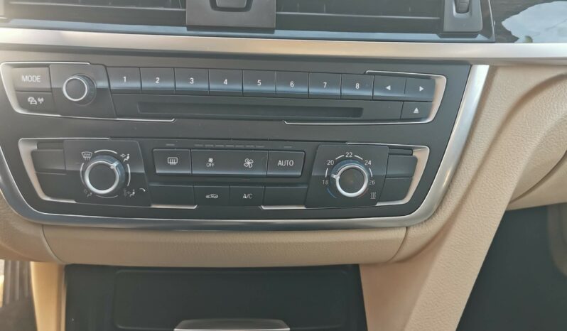 BMW 320D Luxury F30 completo