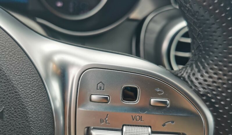 Mercedes-Benz C180D AMG completo