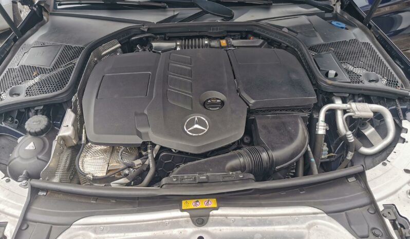 Mercedes-Benz C180D AMG completo